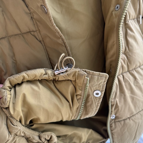 Urban Outfitters Army Green Puffer Coat - Picture 7 of 9